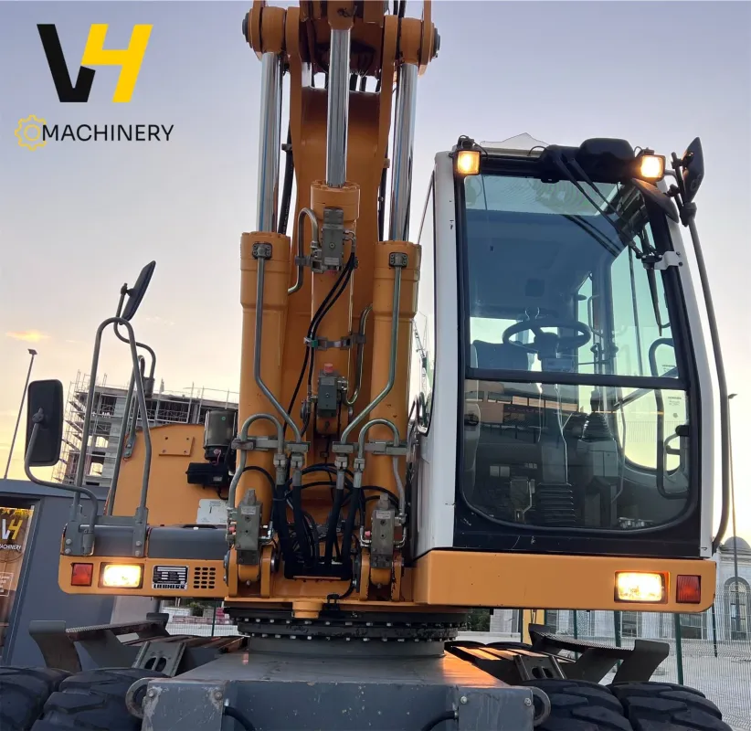 LIEBHERR - A 904 C - 11