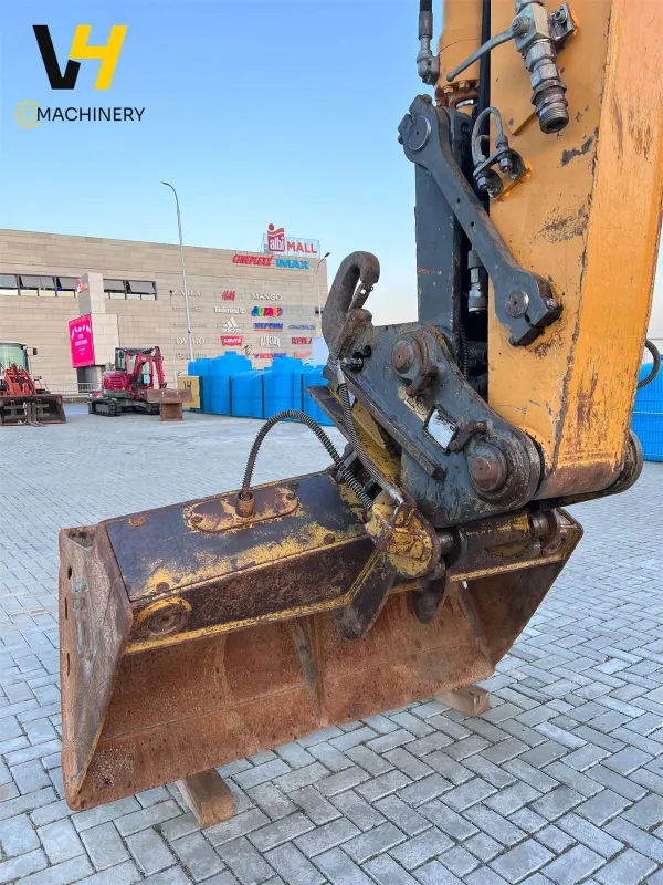 LIEBHERR - A 904 C - 16