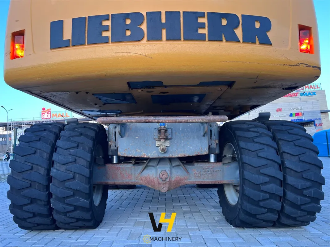 LIEBHERR - A 904 C - 20