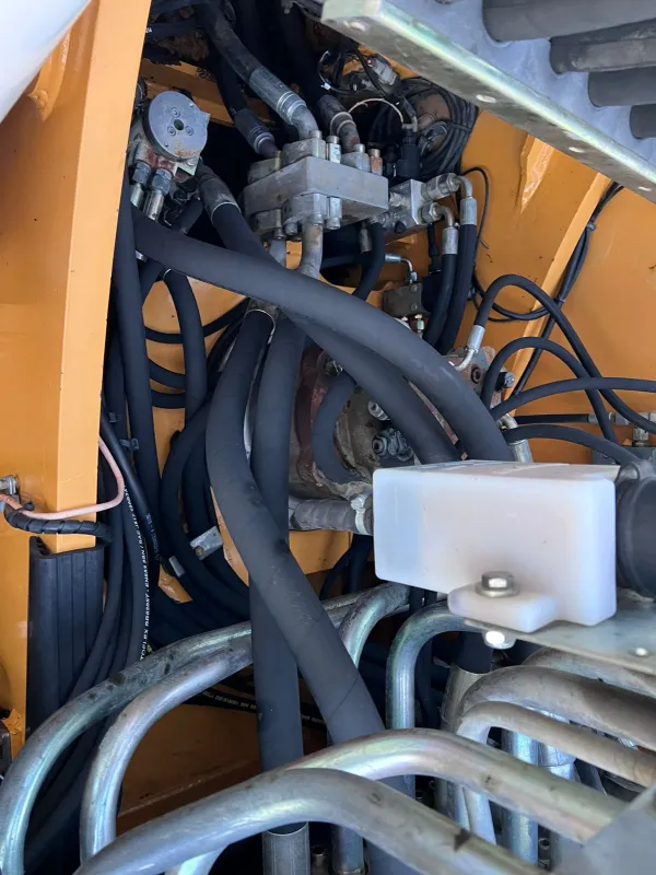 LIEBHERR - A 904 C - 34