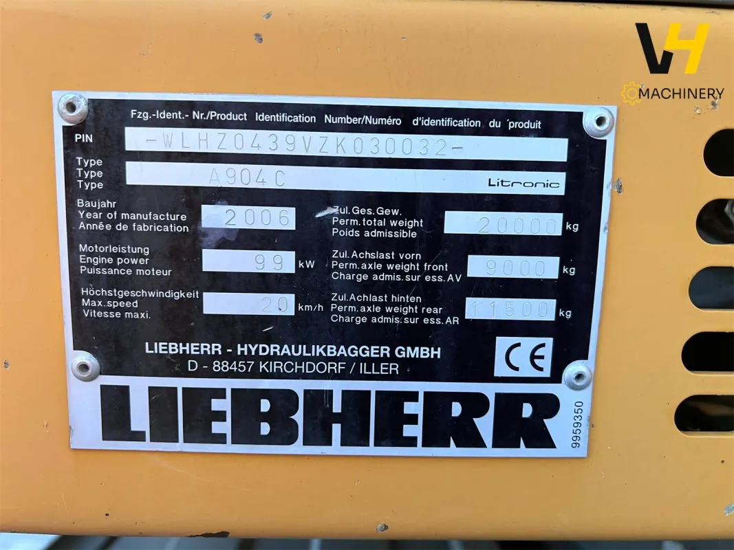 LIEBHERR - A 904 C - 35
