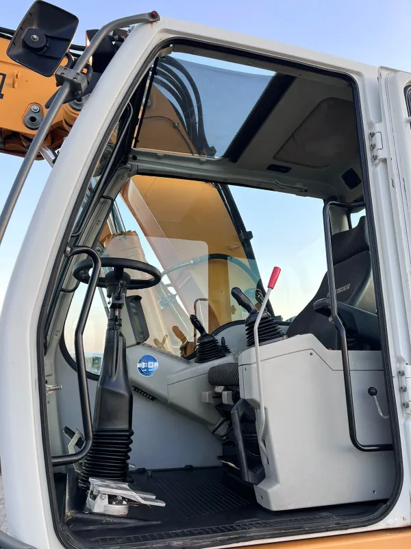LIEBHERR - A 904 C - 36
