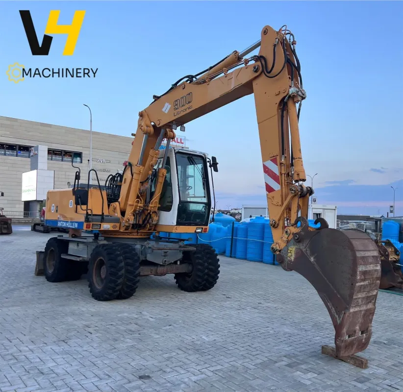 LIEBHERR A 900 B - 2