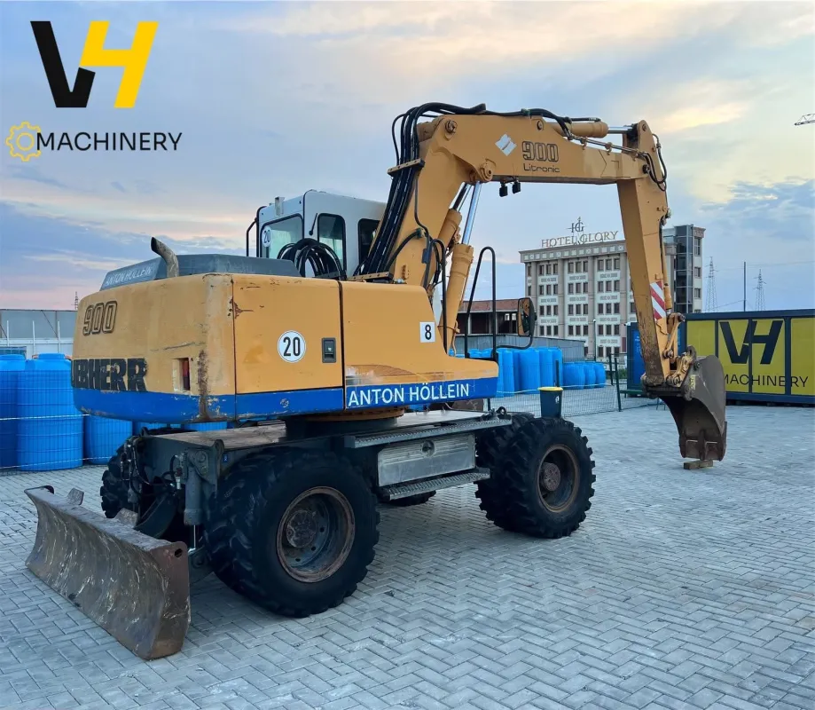 LIEBHERR A 900 B - 3