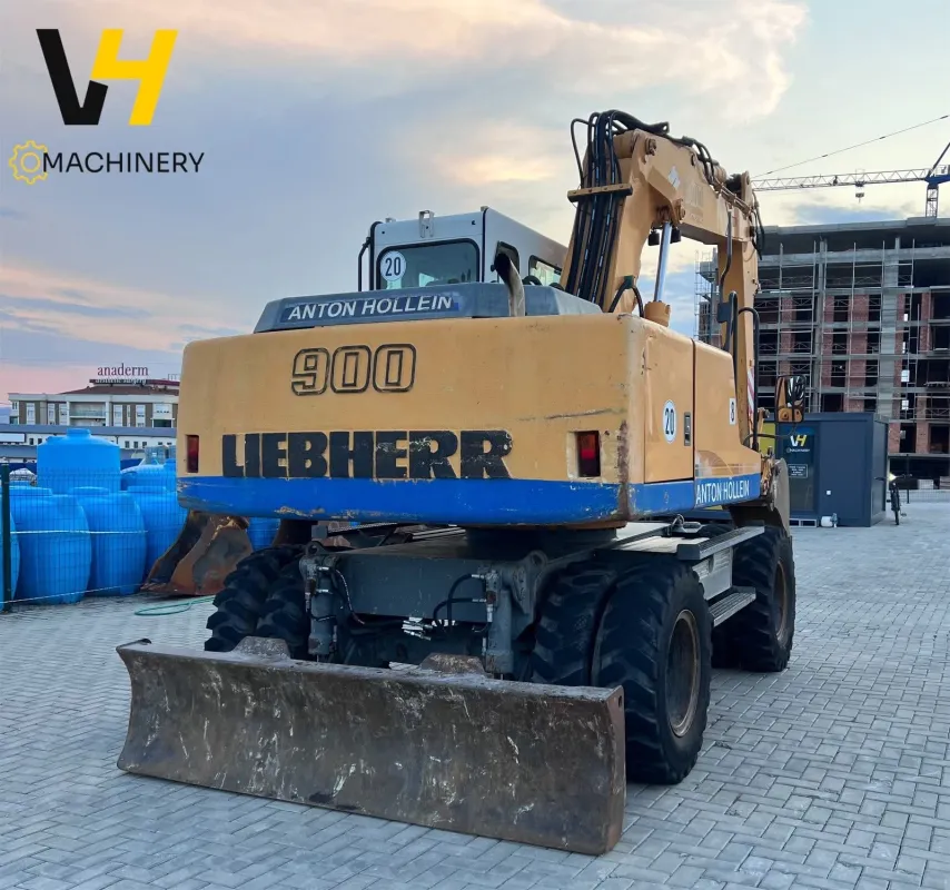 LIEBHERR A 900 B - 7