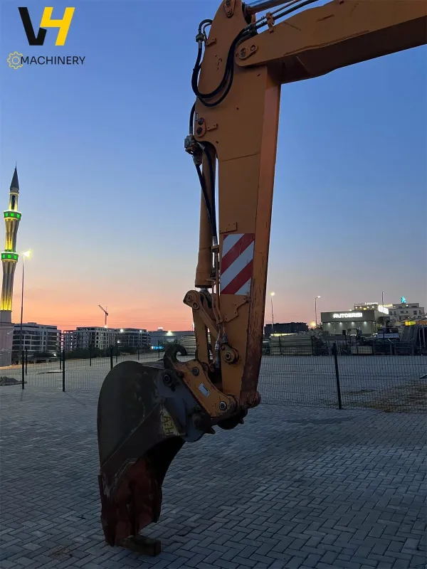 LIEBHERR A 900 B - 21