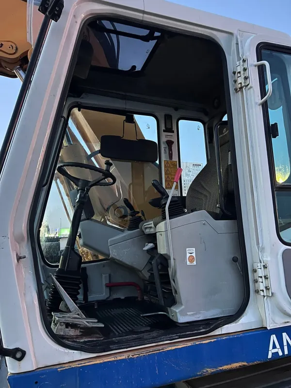 LIEBHERR A 900 B - 25