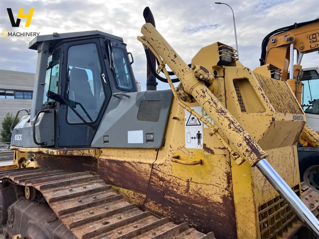 KOMATSU D65EX-12 - 24t - 18