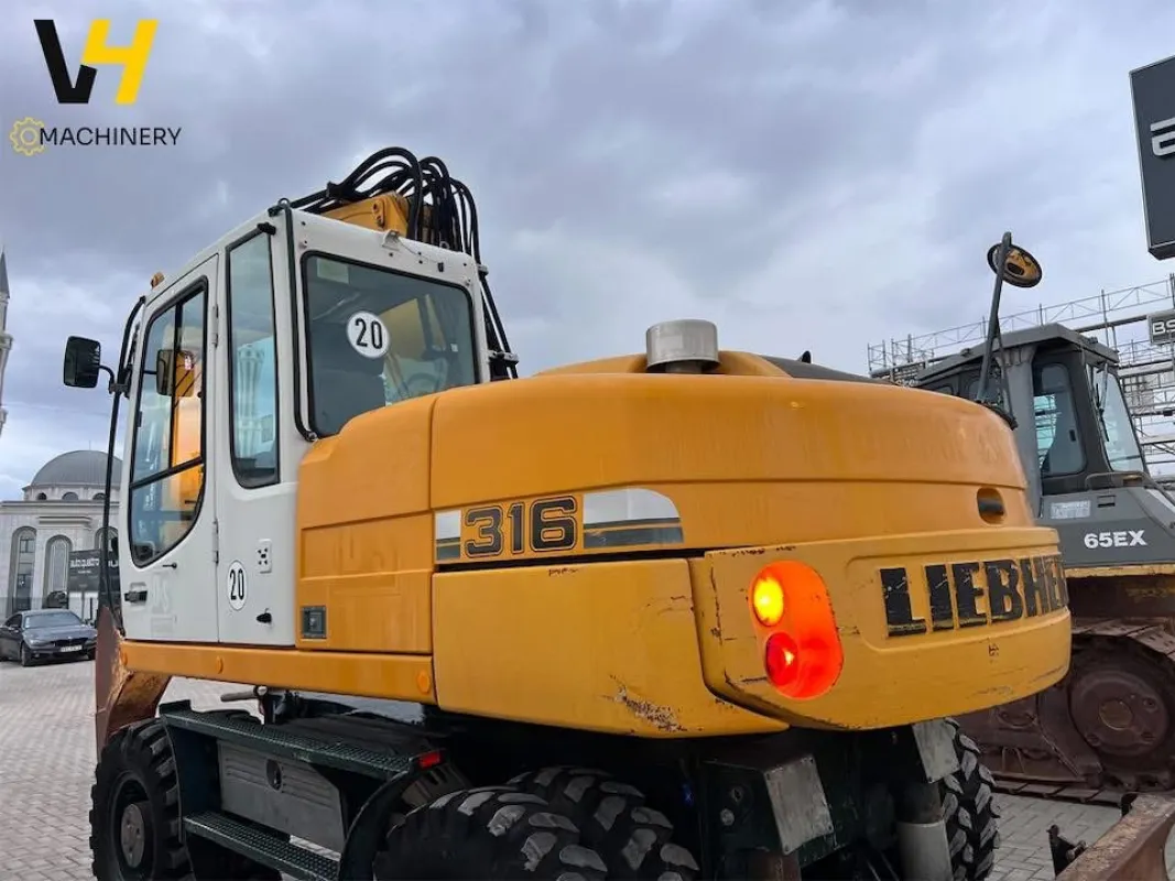LIEBHERR A316 - 10