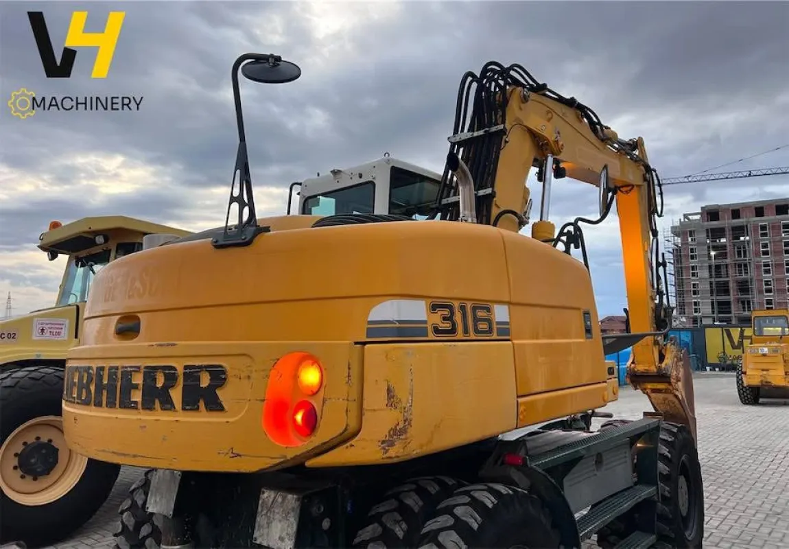 LIEBHERR A316 - 12