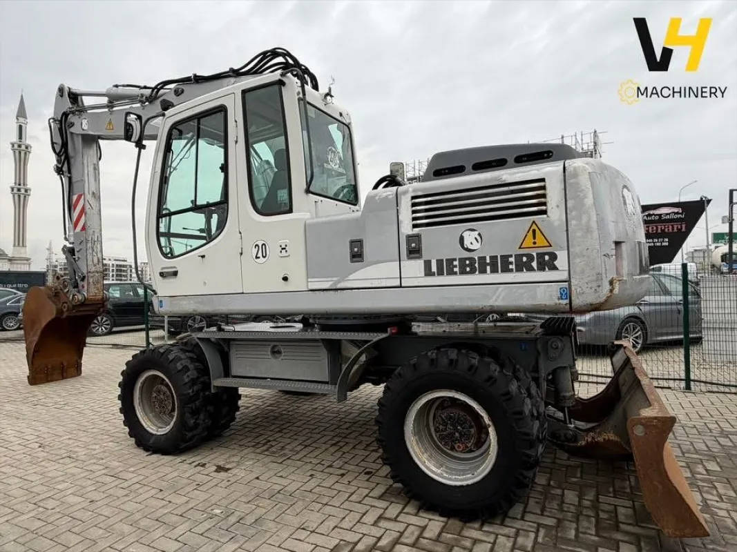 LIEBHERR A 904 C - 4