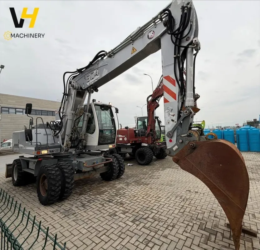 LIEBHERR A 904 C - 6