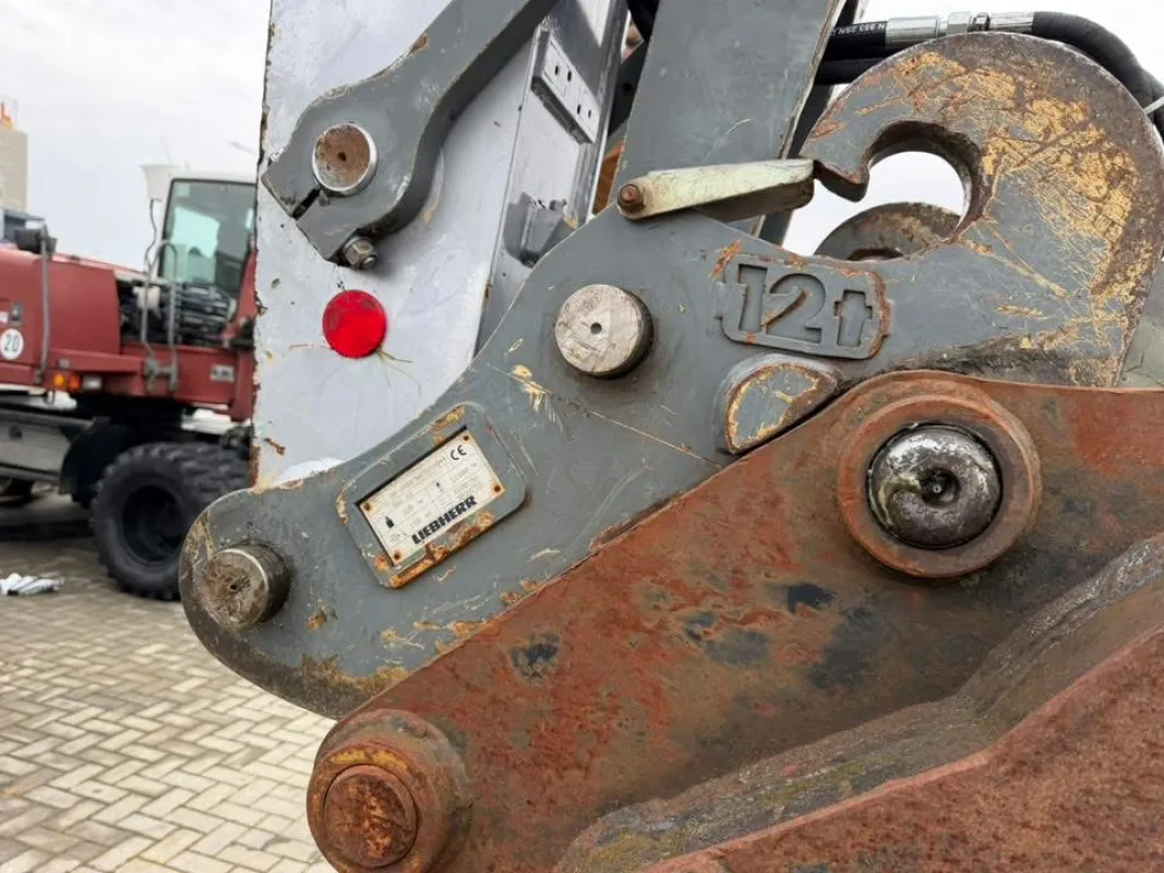 LIEBHERR A 904 C - 14