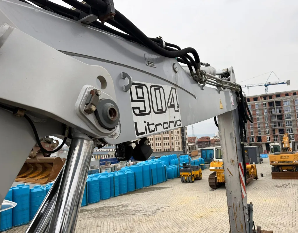 LIEBHERR A 904 C - 16