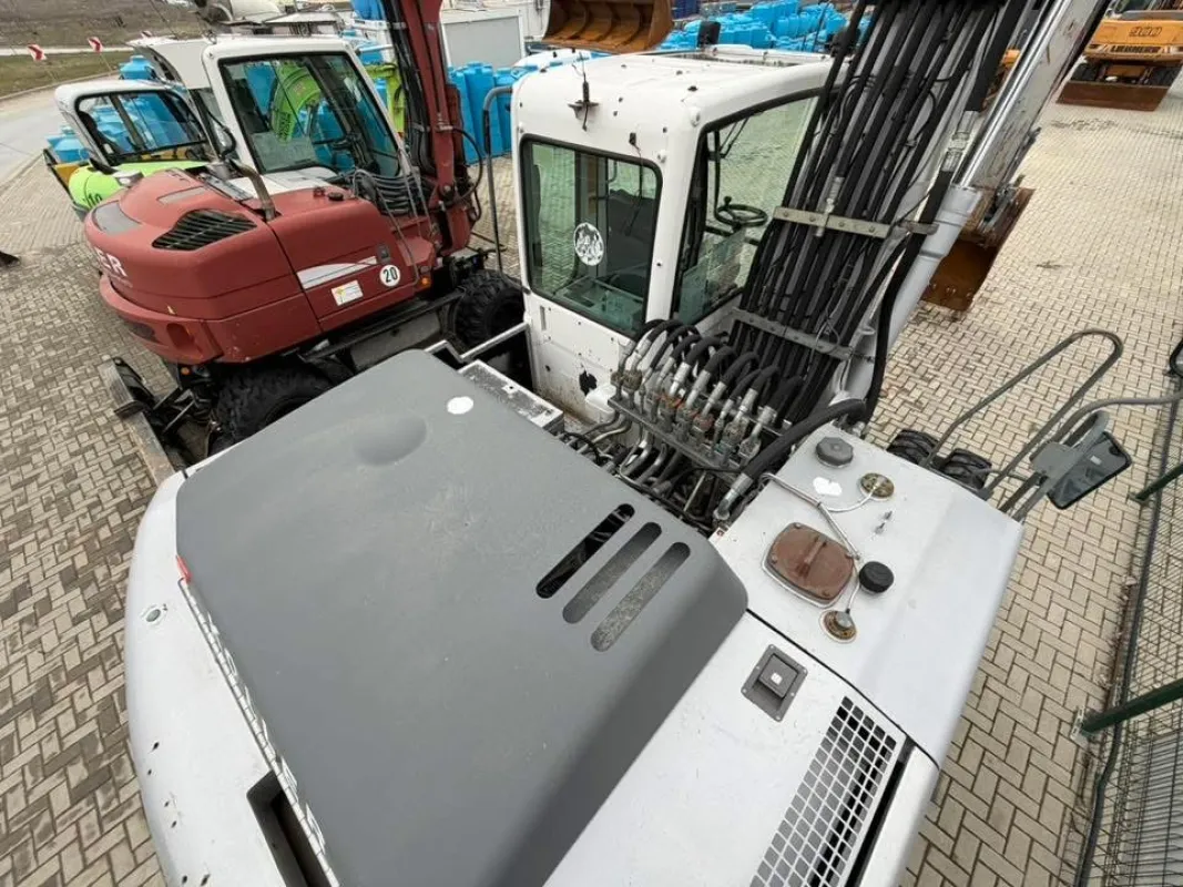 LIEBHERR A 904 C - 18