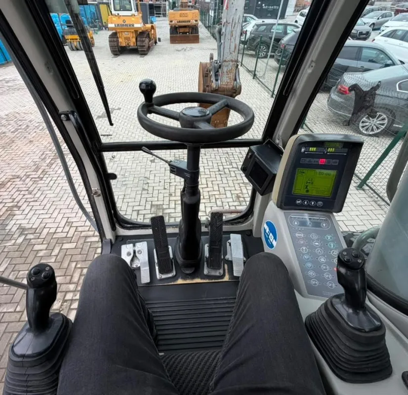 LIEBHERR A 904 C - 25