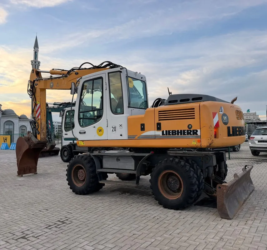 LIEBHERR 904 C - Imazhi 2