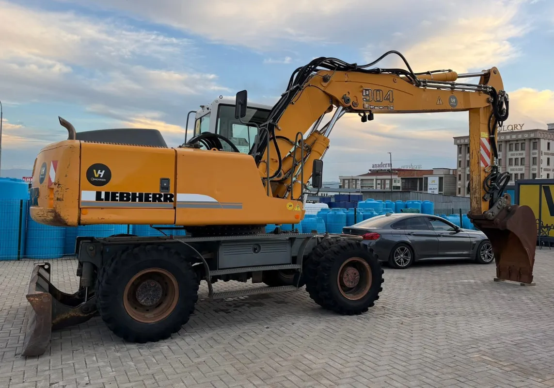 LIEBHERR 904 C - Imazhi 5