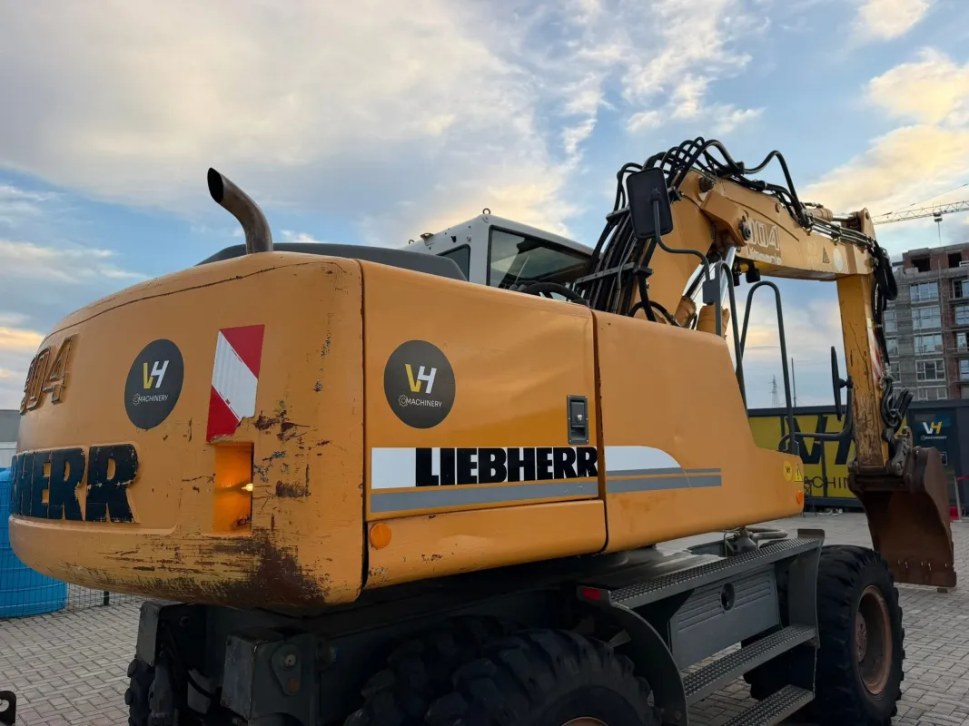 LIEBHERR 904 C - Imazhi 15