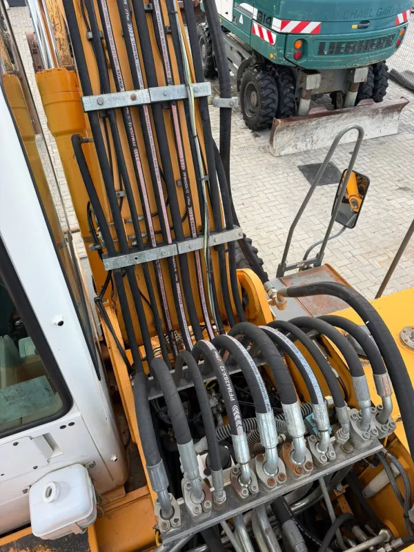 LIEBHERR 904 C - Imazhi 26
