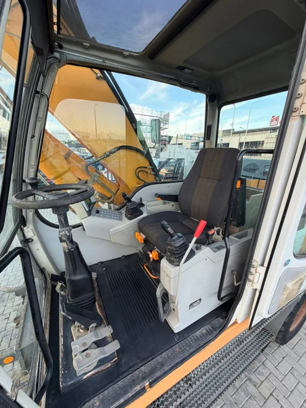 LIEBHERR 904 C - Imazhi 32