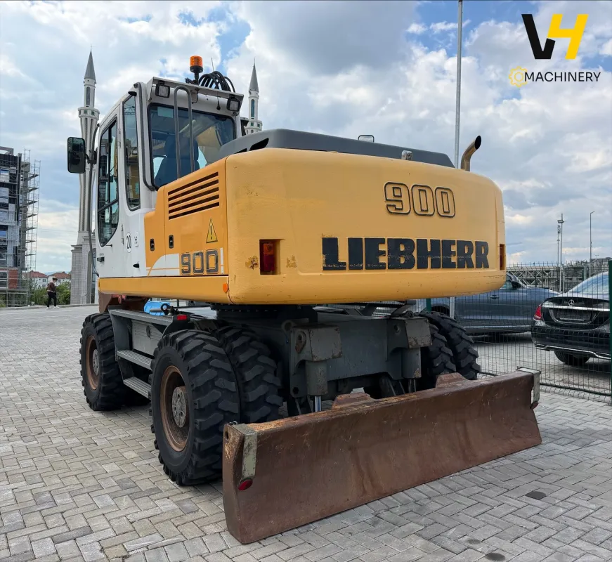 Liebherr A 900 C  - Imazhi 5