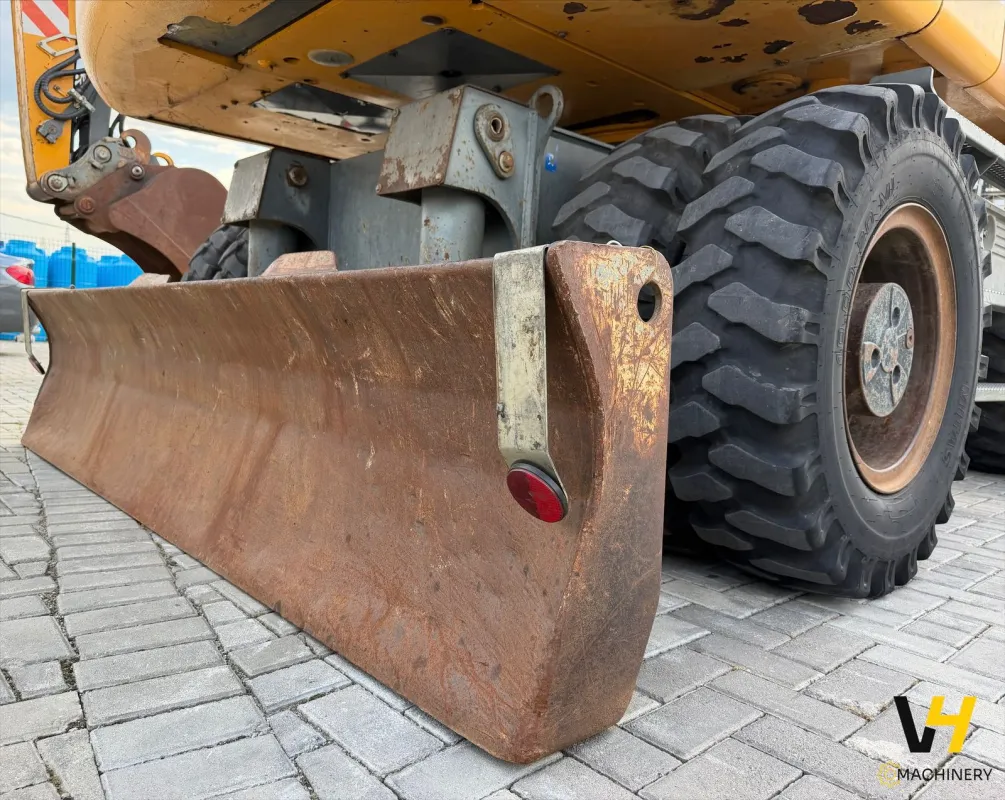 Liebherr A 900 C  - Imazhi 16