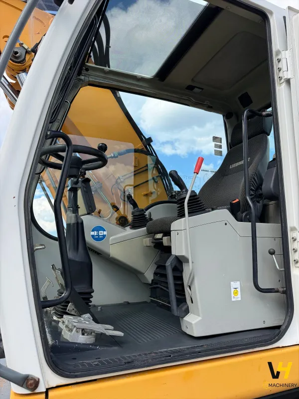 Liebherr A 900 C  - Imazhi 26