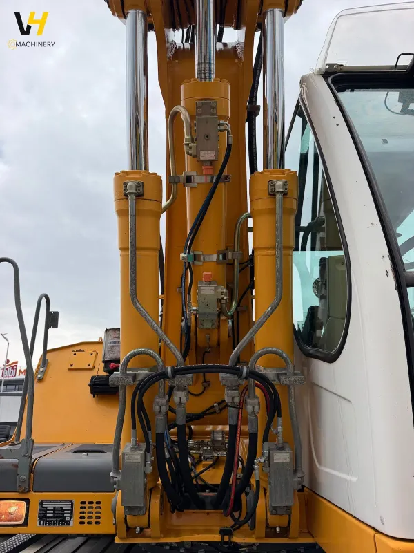 LIEBHERR A 900 C - Imazhi 14